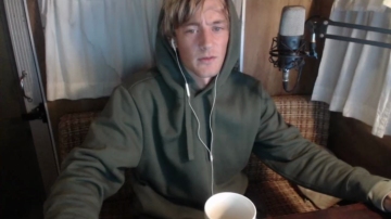 Nezzey  22-07-2021 video Flash feet